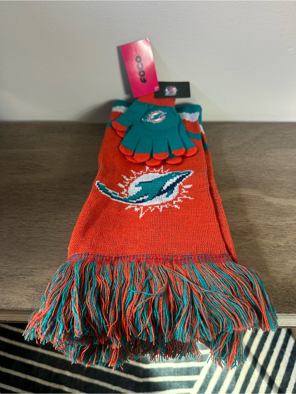 Foco Miami Dolphins Scarf and Gloves Set NFL NWT